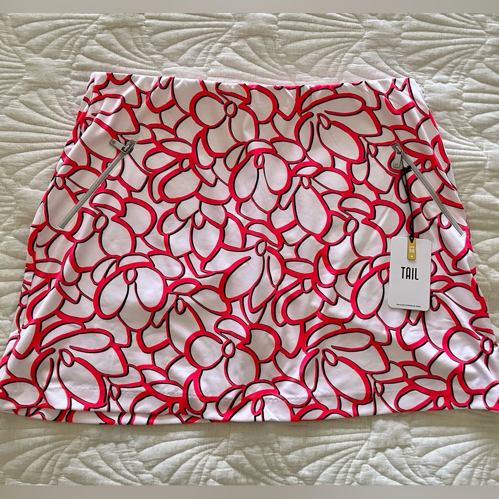 Tail printed skort size L